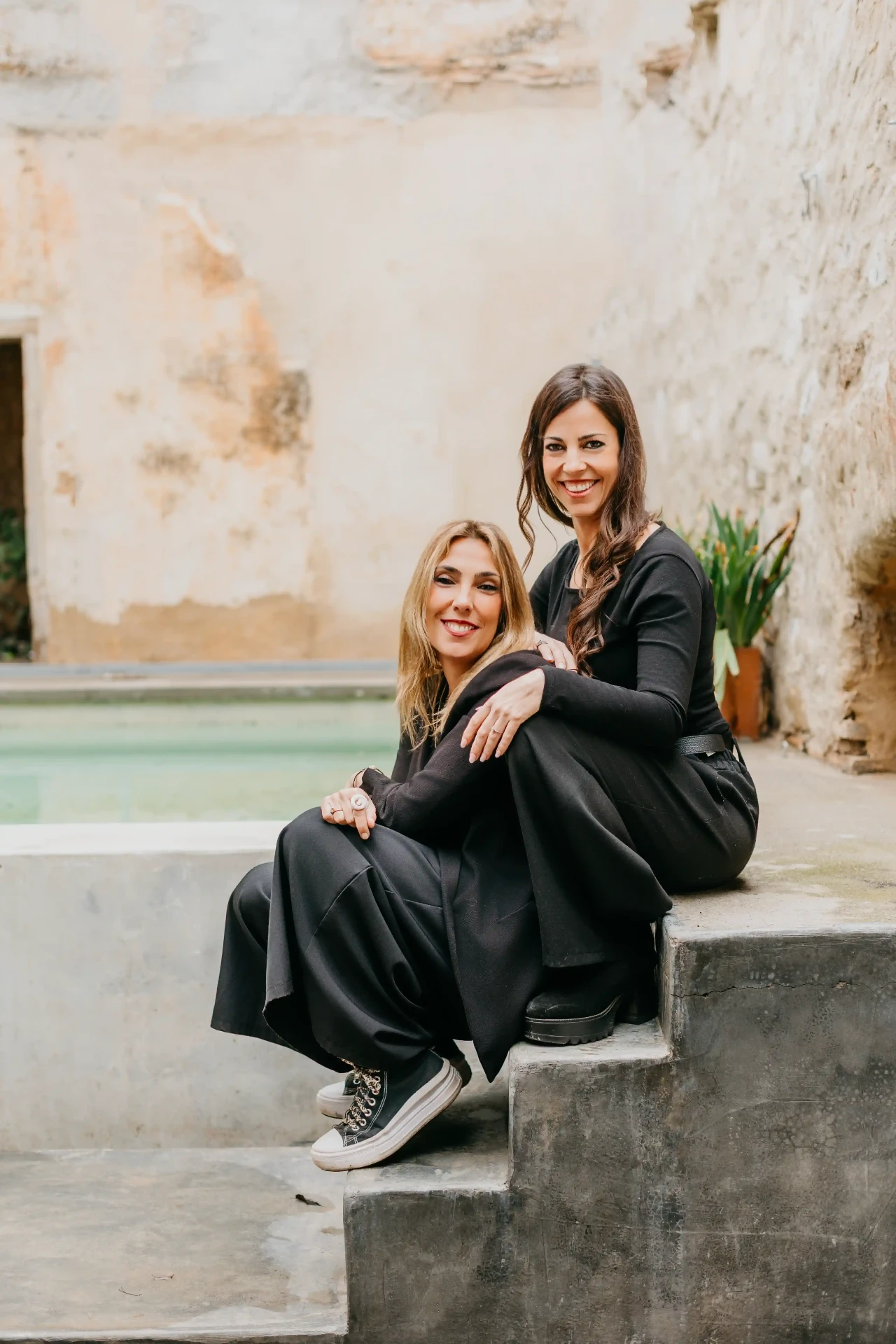 Retrato de equipo para LinkedIn en Barcelona: fotografía corporativa de dos profesionales