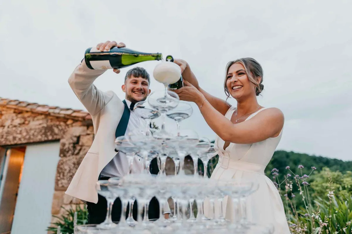 Champaign tower en boda. ©Piña Colada